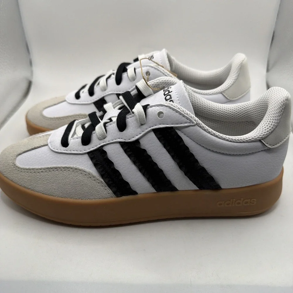 Adidas Women‎ White Black Gum Sole Low Top Striped Athletic Sneakers . Size 6.5